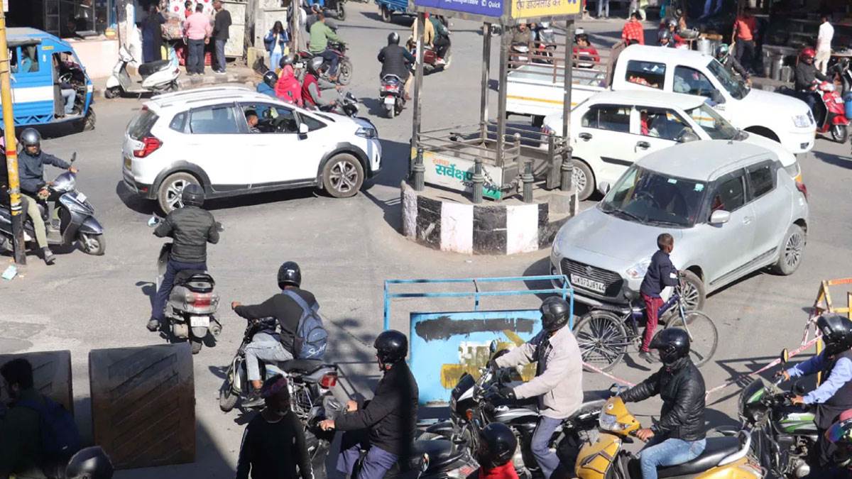 missing traffic signals on dehradun roads