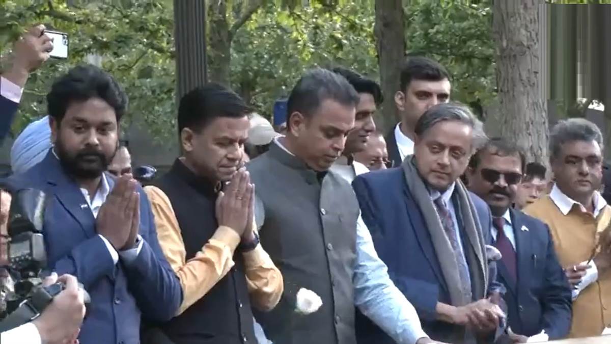 members of all party delegation led by congress mp tharoor pay tribute at 9 11 memorial