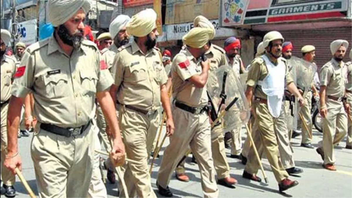 पंजाब में रेलवे का नकली अधिकारी गिरफ्तार, ठगी करने का लगा आरोप; फर्जी आईकार्ड भी बरामद