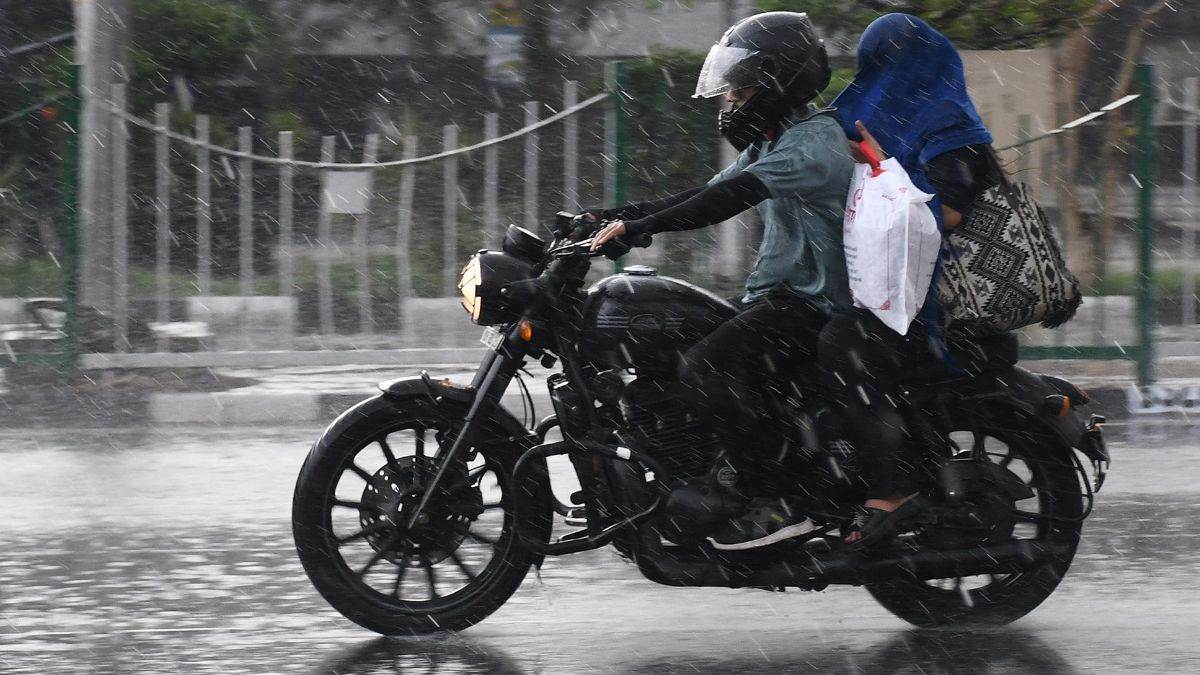 https://www.jagranimages.com/images/newimg/25052025/25_05_2025-rain_3_23946290.jpg