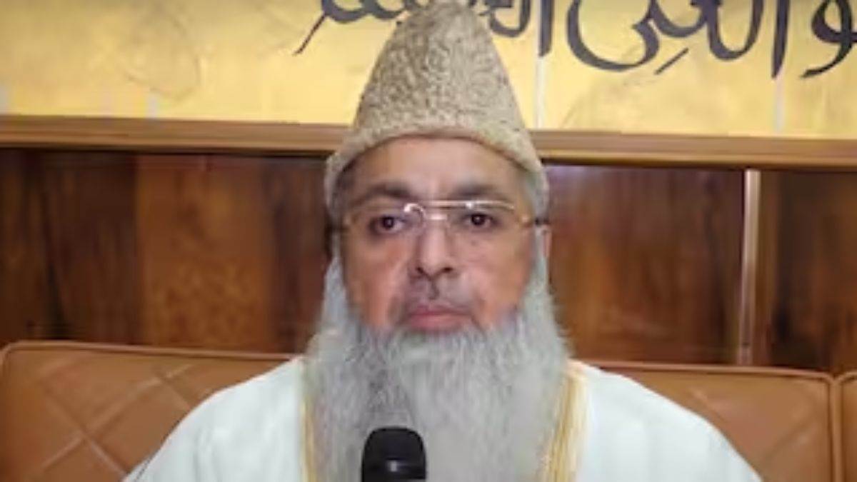 https://www.jagranimages.com/images/newimg/25052025/25_05_2025-umer_ahmed_ilyasi_23946112.jpg