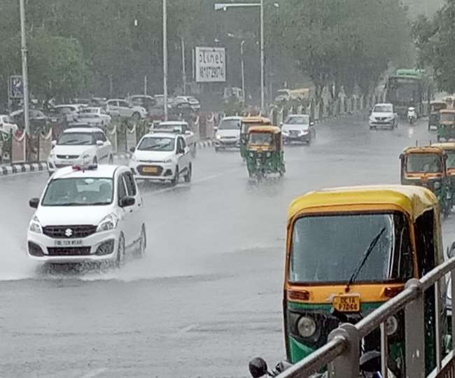 Delhi Weather Forecast झमाझम बारिश के साथ मानसून ने दी दस्तक IMD ने 2 दिन के लिए जारी किया ऑरेंज अलर्ट - Delhi Weather Forecast:,Now Rain starts in Greater Noida and Noida