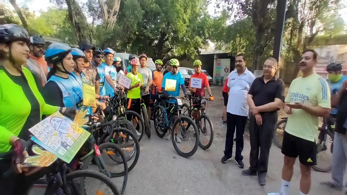 जालंधर में स्वास्थ्य विभाग ने साइकिल रैली निकाल दिया नशे के खिलाफ संदेश, सिविल सर्जन ने दिखाई हरी झंडी