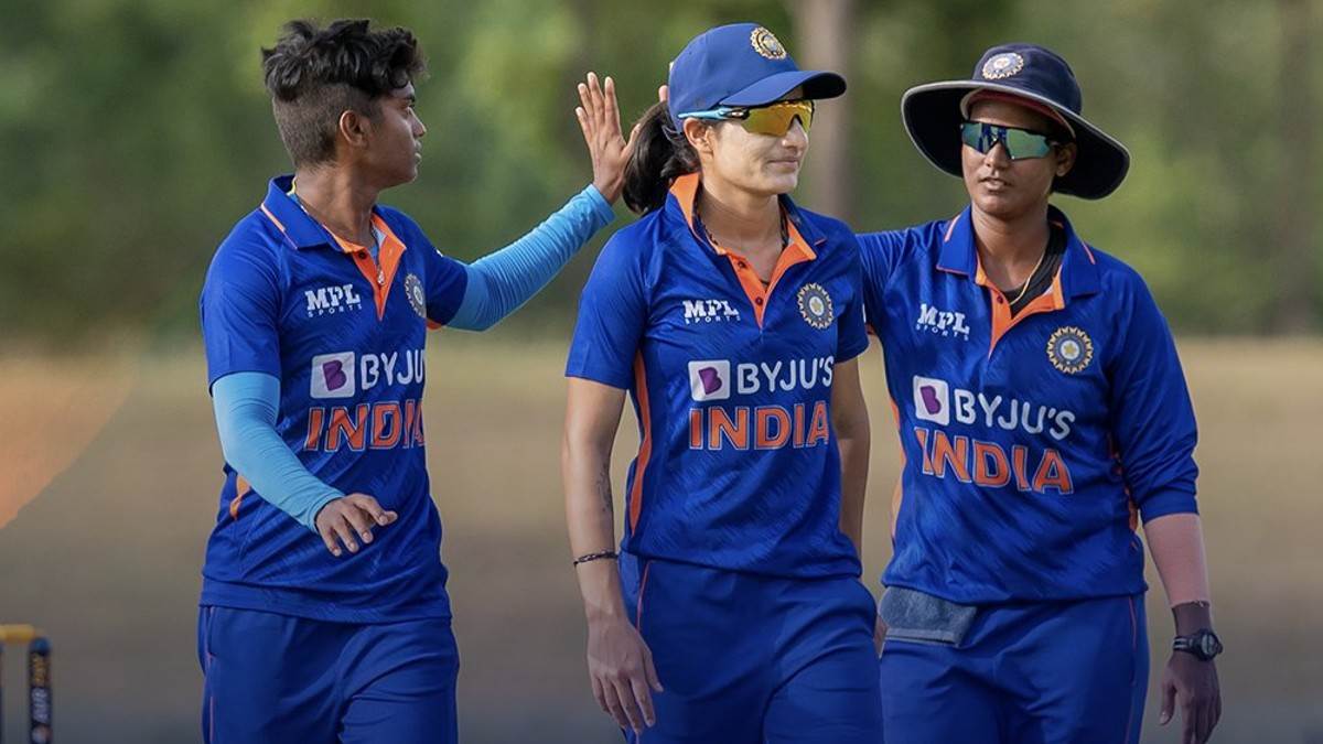 भारतीय महिला क्रिकेट टीम की खिलाड़ी (फोटो ट्विटर पेज)