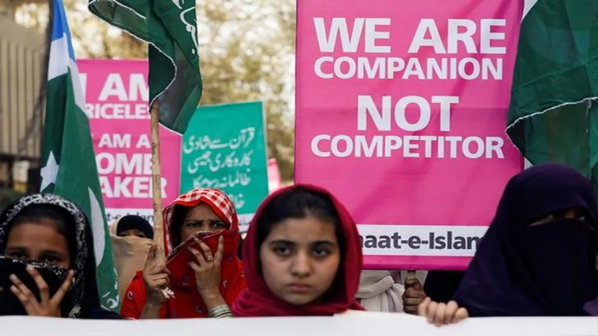 Pakistan News: पाकिस्तान में महिला कॉन्स्टेबल के साथ दुष्कर्म, पुरुष साथी ने किया ब्लैकमेल