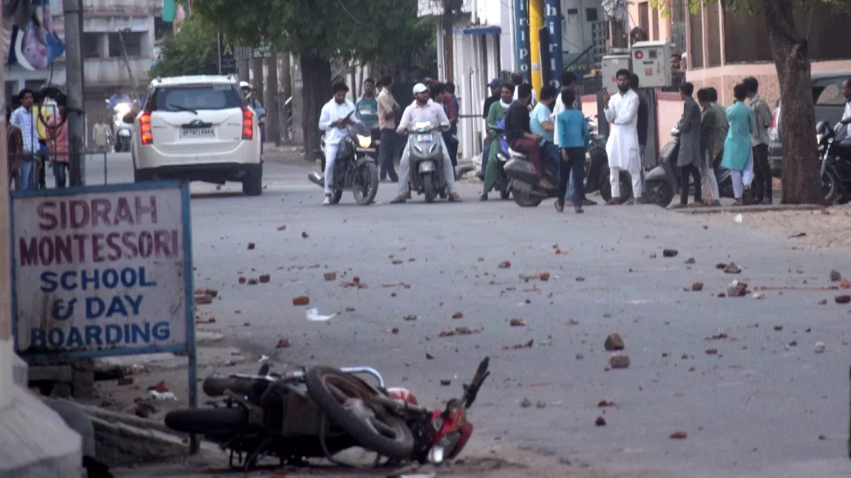 Prayagraj Violence: क्‍या बवाल के फरार उपद्रवी मुंबई, दिल्ली और पंजाब भागे थे, पुलिस ले रही टोह