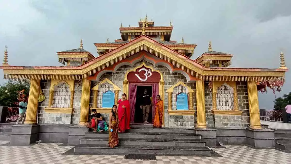 Famous Temples In Tehri: यहां पर गिरा था देवी सती का सिर, मंदिर के दर्शन करने से पूरी होती है मनोरथ