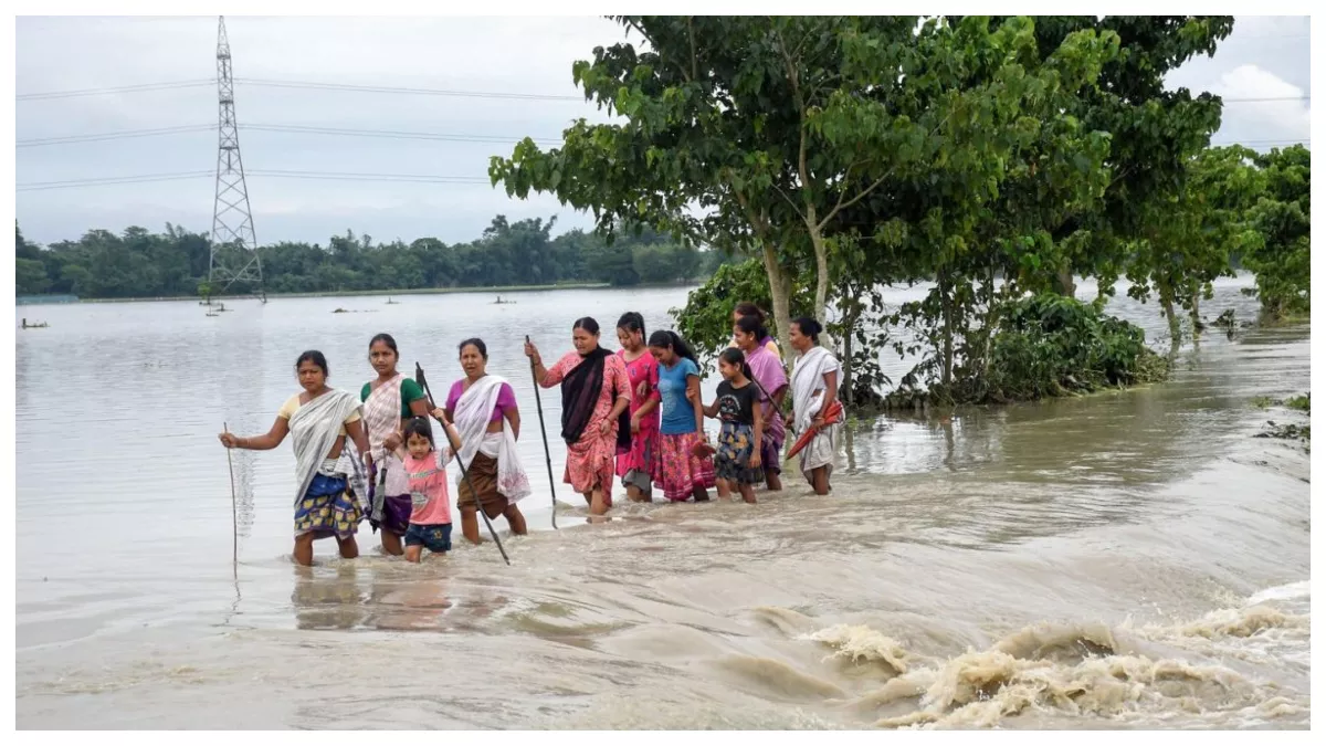 Assam Flood: असम में बाढ़ की स्थिति अब भी गंभीर, 4 लाख से अधिक लोग प्रभावित; 3 की मौत