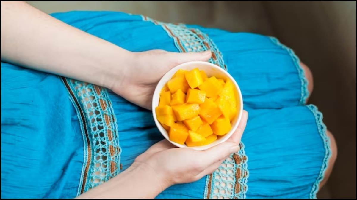 Pregnancy Tips क्या गर्भवती महिला के लिए सुरक्षित है आम? जानें इसके