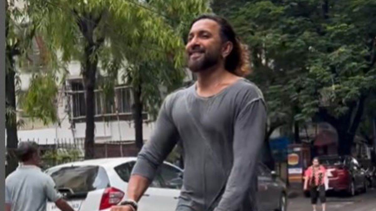 https://www.jagranimages.com/images/newimg/25062023/25_06_2023-terence_cycling_1_23451807.jpg