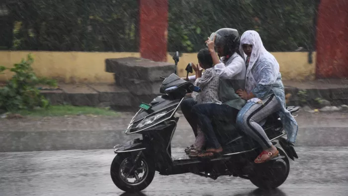 रक्सौल में ही ठिठका मानसून, वर्षा के लिए अभी और करना होगा इंतजार (फोटो- ANI)