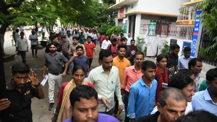 BPSC परीक्षा में सरेआम नकल! फिर प्राचार्य ने वीक्षक को मारा थप्पड़ (प्रतीकात्मक तस्वीर)