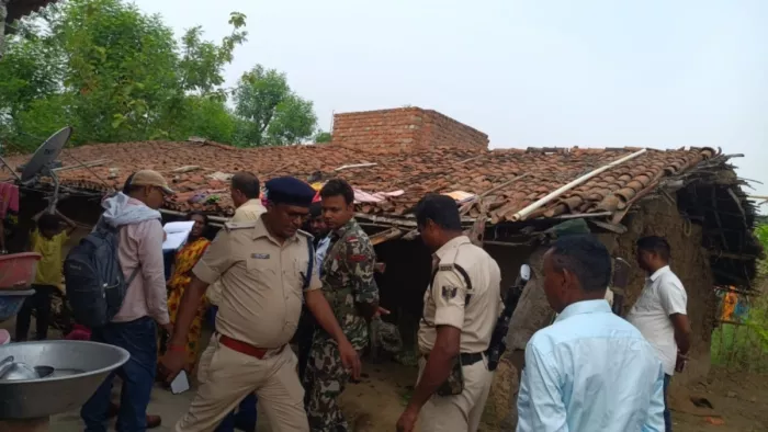 मामले की जांच करते थानाध्यक्ष अजीत कुमार