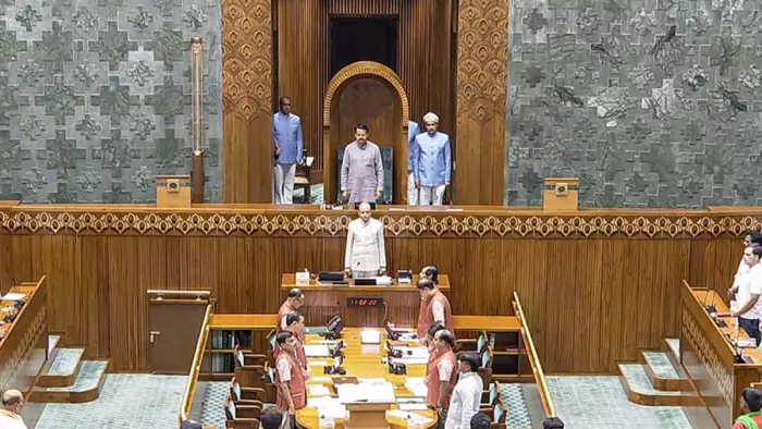 भर्तृहरि महताब नए संसद भवन में 18वीं लोकसभा के प्रोटेम स्पीकर के रूप में कम करते हुए। फोटोः एएनआई।