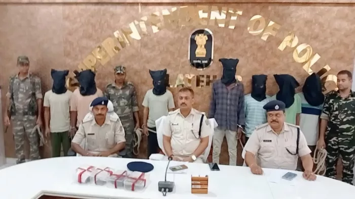 प्रेस वार्ता में जानकारी देते एसपी अंजनी अंजन। जागरण