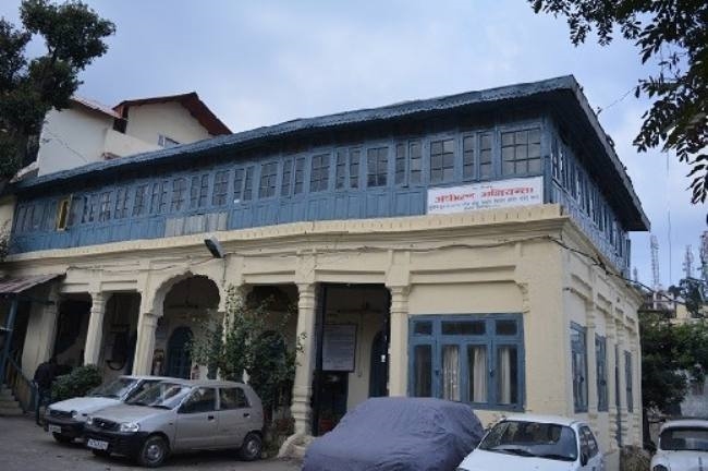 सोलन में 12 असुरक्षित भवनों में बसर रही जिंदगी