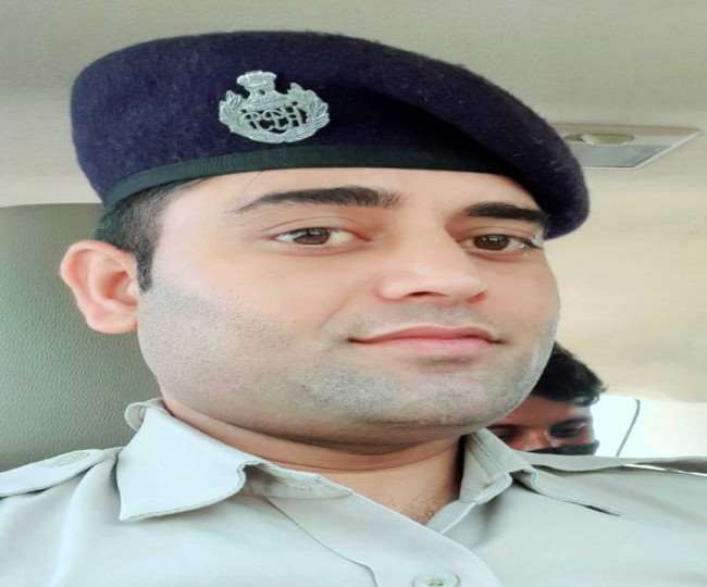 हिमाचल प्रदेश पुलिस के कांस्‍टेबल की पल भर में किस्‍मत बदल गई और वह करोड़पति बन गया।