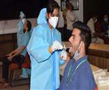 आरटी-पीसीआर जांच के लिए नाक और मुंह दोनों जगह से स्वाब के सैंपल लिए जाने चाहिए।