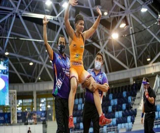 भारत की पहलवान प्रिया मलिक ने विश्व कैडेट चैंपियनशिप में स्वर्ण पदक जीता।