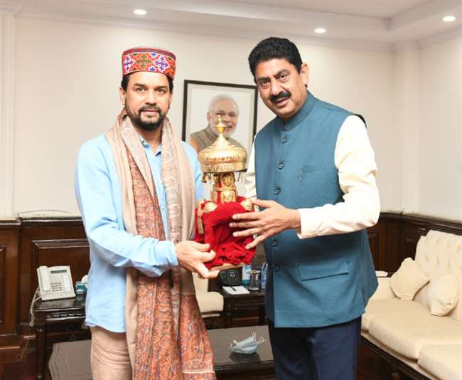 खेल मंत्री राकेश पठानिया ने दिल्ली में केंद्रीय मंत्री अनुराग ठाकुर से भेंट की।