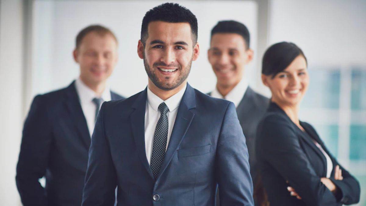 if you want to start business by leaving job then keep these things in mind