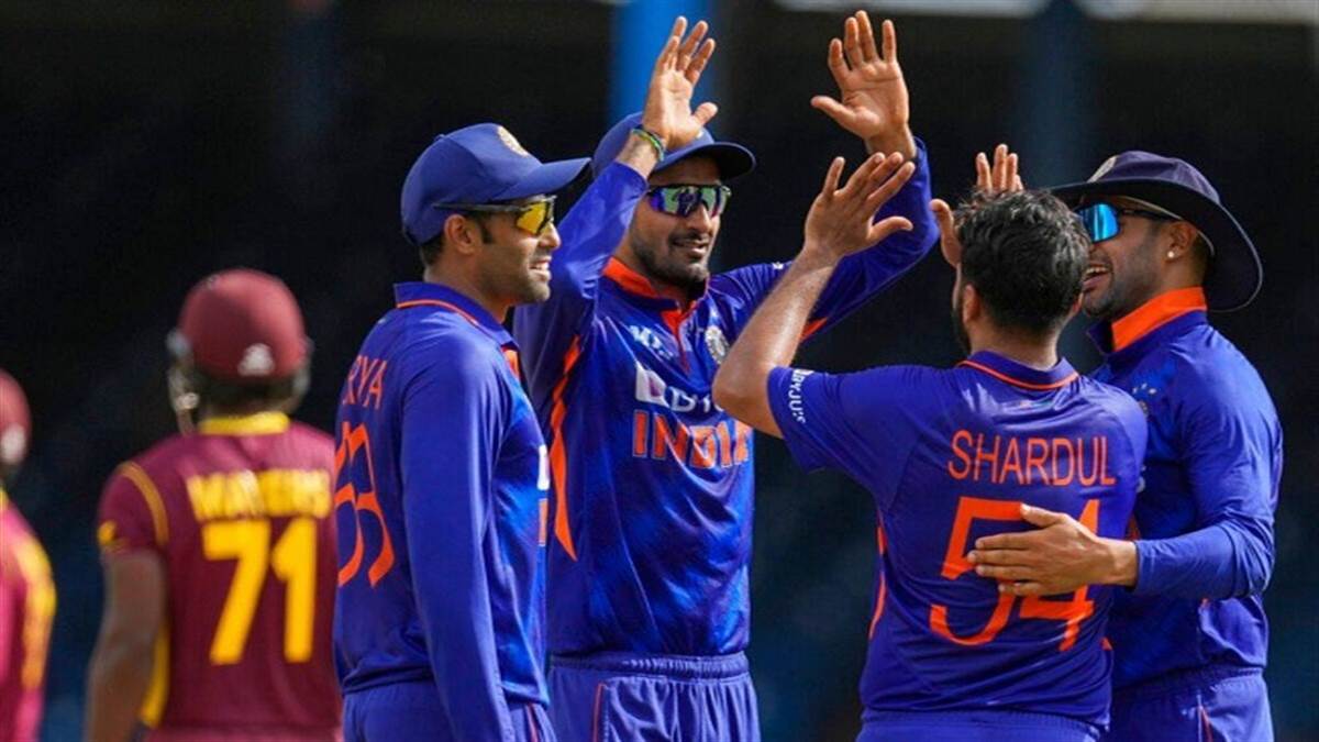 Ind vs WI: भारत ने वेस्टइंडीज के खिलाफ लगातार 12वीं द्विपक्षीय वनडे सीरीज जीती (एपी फोटो)