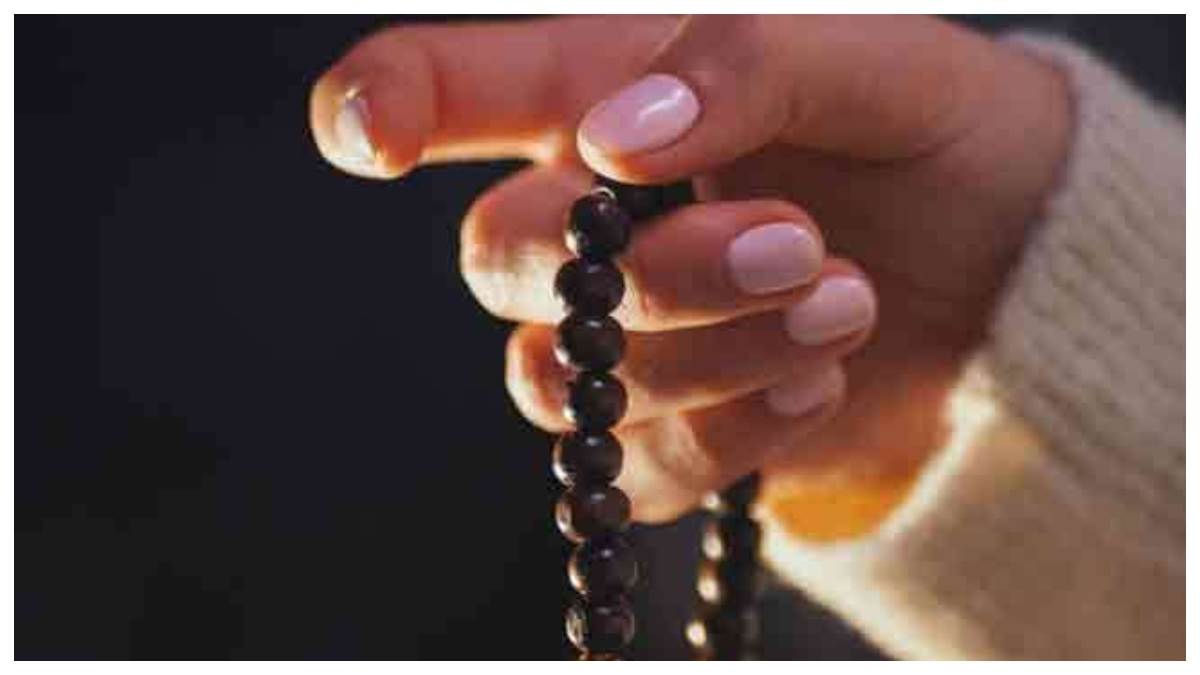 mantra jaap mala chanting these garlands is auspicious importance of different japa mala
