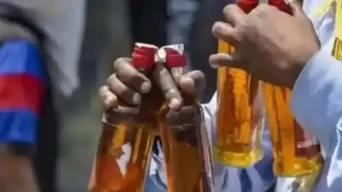 छह माह में पुलिस ने पकड़ी 17 लाख लीटर शराब, 78 हजार गिरफ्तार।
