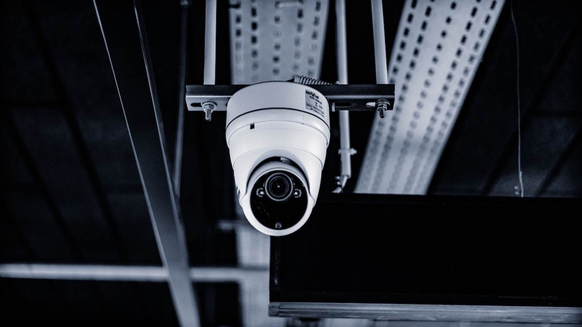 Security Camera For Home: हर पल सता रहा है चोरी का डर? अब लें चैन की सांस, इन कैमरा की रहेंगी सभी पर तीखी नज़र