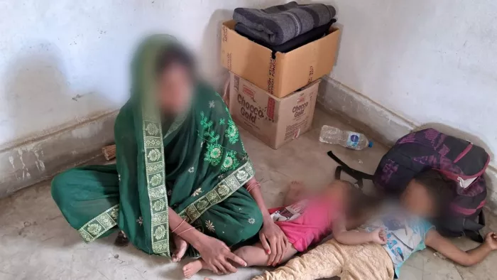 Jharkhand: सौतेली मां ने बेटे को सरिये से पीटा, गला दबाकर ली जान; गांव के बाहर गढ्ढे में फेंका शव