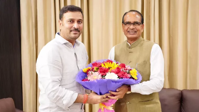 आजसू प्रमुख सुदेश महतो ने दिल्ली में शिवराज सिंंह चौहान से की मुलाकात।