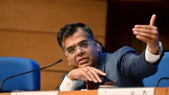 कंपनियां सीएसआर के फंड से बच्चों को कुशल करने का काम करें।