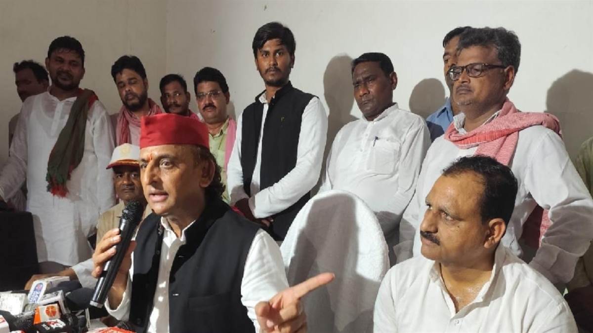 https://www.jagranimages.com/images/newimg/25072025/25_07_2025-akhilesh_yadav_in_kannauj_23994173.jpg
