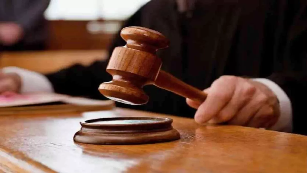 Banka News: व्यवहार न्यायालय में गुटखा खाकर थूकने वालों पर गिरेगी गाज, सख्त कार्रवाई के आदेश