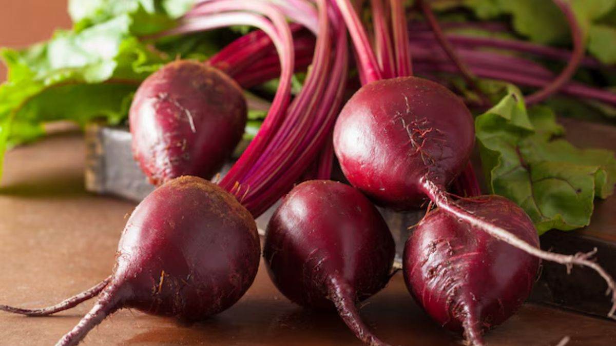 https://www.jagranimages.com/images/newimg/25072025/25_07_2025-beetroot_benefits_23993759.jpg