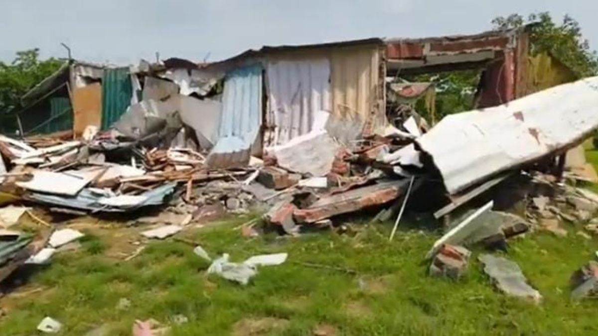ncr bulldozer action faridabad news anti encroachment drive in aravalli forest farmhouse demolished