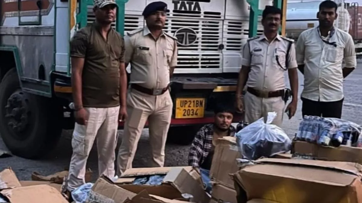 गोपालगंज में 5100 बोतल प्रतिबंधित कफ सिरप के साथ ट्रक ड्राइवर गिरफ्तार, पश्चिम बंगाल ले जाने की थी तैयारी
