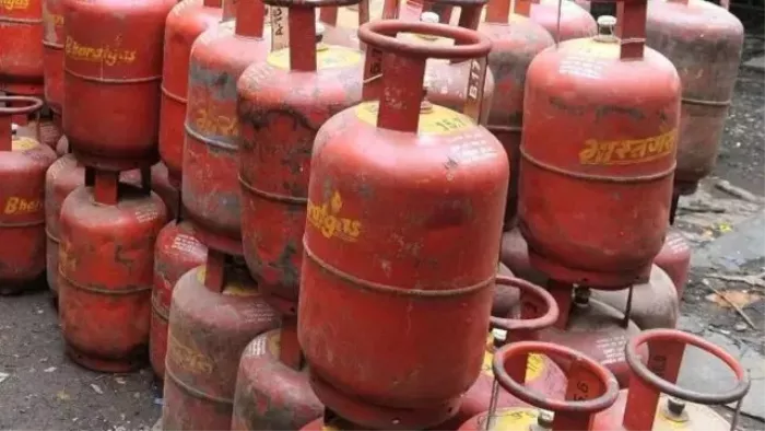 गैस सिलेंडर का पाइप न बदलवाया तो निरस्त होगा दुर्घटना बीमा (प्रतीकात्मक फोटो)