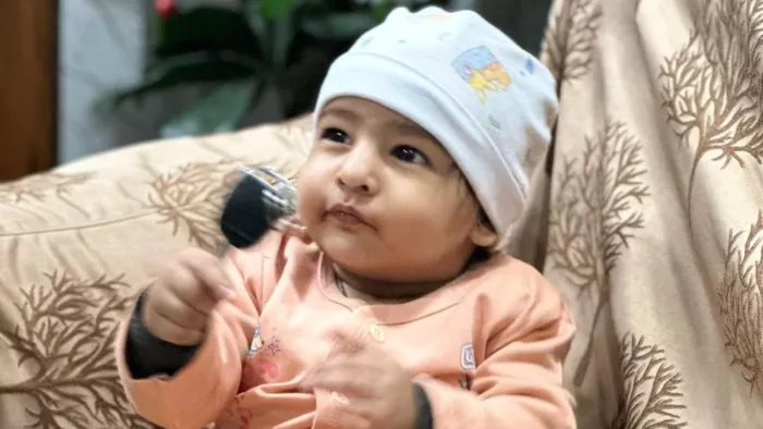 सेब के टुकड़े से मासूम की सांस रुकी, एमसीएल अस्पताल में नहीं मिली मदद। जागरण फोटो