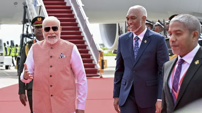 प्रधानमंत्री नरेंद्र मोदी का मालदीव में भव्य स्वागत किया गया। (फोटो- पीटीआई)