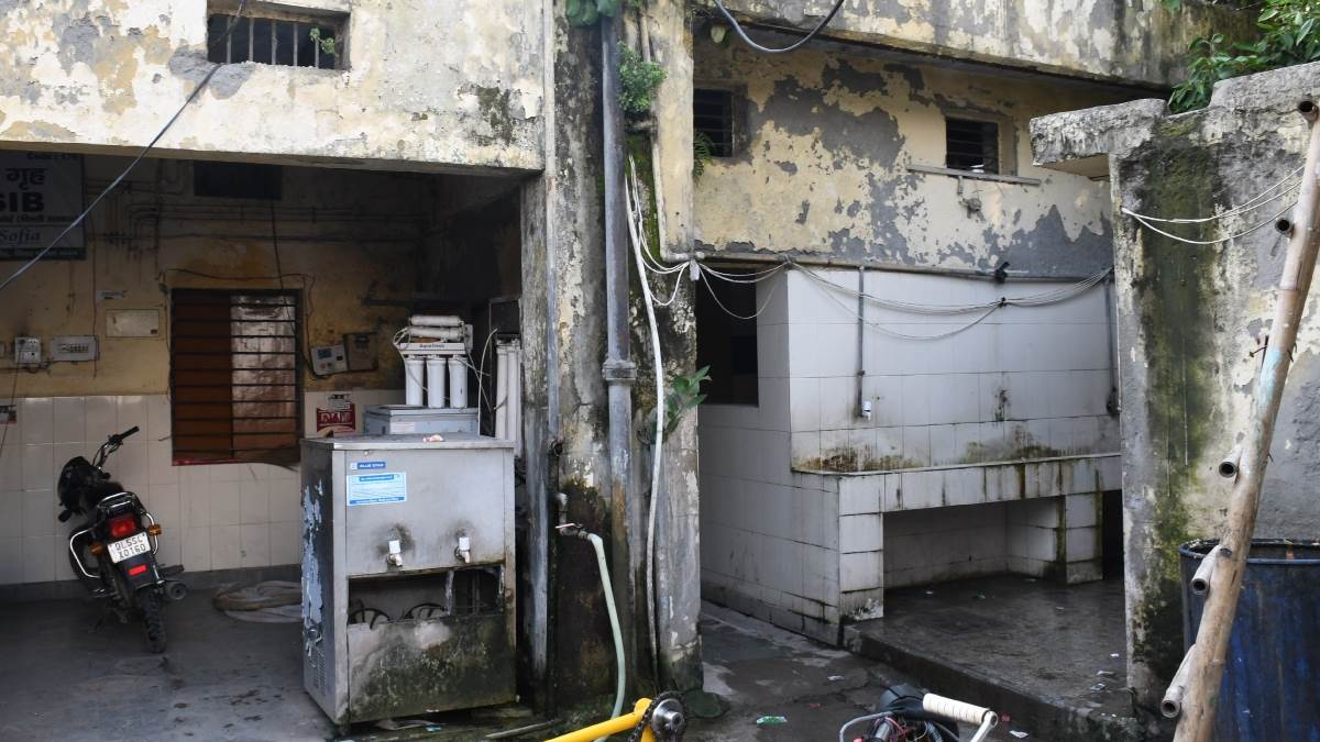 ncr dilapidated new delhi city shelters a hazard for the homeless