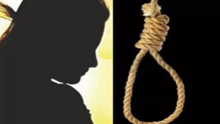 दिल्ली पुलिस की महिला सब इंस्पेक्टर ने फांसी लगाकर दी जान।