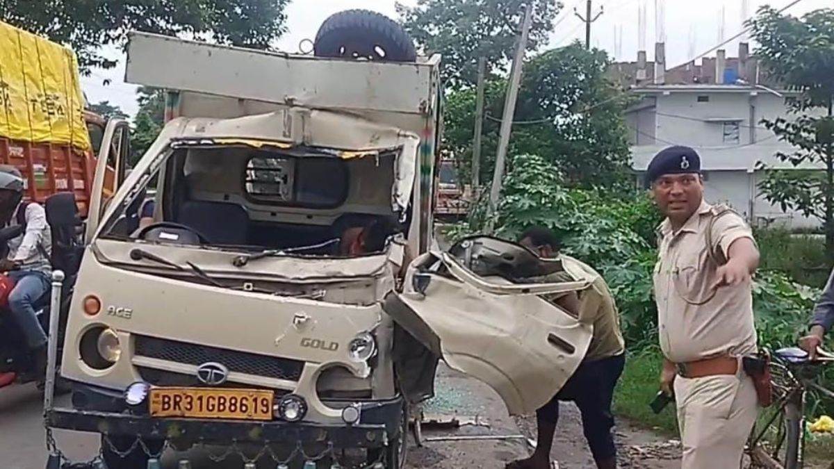 two people died in collision between cargo vehicle and truck in hajipur