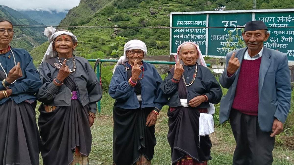 https://www.jagranimages.com/images/newimg/25072025/25_07_2025-voter-mana_23994274.jpg