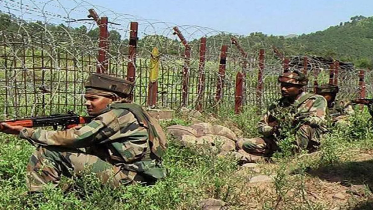 भारतीय सेना के जवान, बीएसएफ और अन्य सुरक्षा एजेंसियां सीमा पर पहले से अधिक सतर्कता बरत रही हैं।