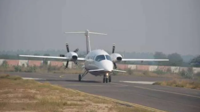 रायपुर फ्लाइट की लखनऊ में आपात लैंडिंग, दूसरे विमान से यात्री रवाना; दिल्ली से भरी थी उड़ान