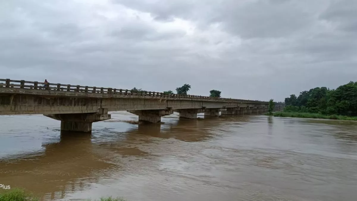 सीतामढ़ी में बाढ़ का खतरा मंडराया! बागमती समेत कई नदियां उफान पर, दर्जनों घरों में घुसा पानी; भय में लोग