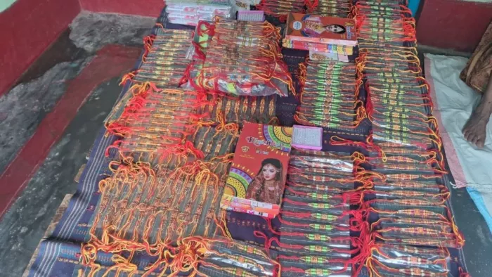 Bihar: बहनों को खूब भा रहीं ये राखियां, डाक विभाग ने रक्षाबंधन के लिए जारी किए जलरोधक लिफाफे