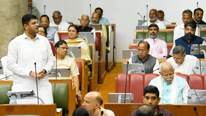 विधानसभा उपाध्यक्ष से भिड़ गए दुष्यंत चौटाला