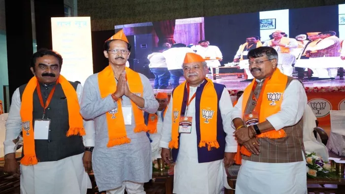 मध्य प्रदेश में चर्चा में हैं आइएएस वेद प्रकाश शर्मा